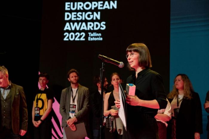 Caroline Breidenbach, jüngstes Mitglied des Wassertischs, gewinnt mit Ihrer Webdoku über die Privatisierung von Wasser GOLD beim European Design Award 
